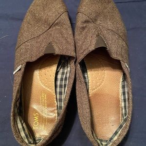 TOMS size 10 brown